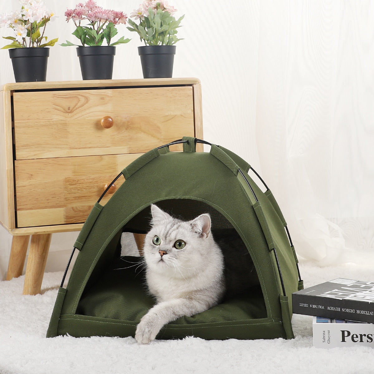 CozyCat Retreat: Winter Haven Tent Bed
